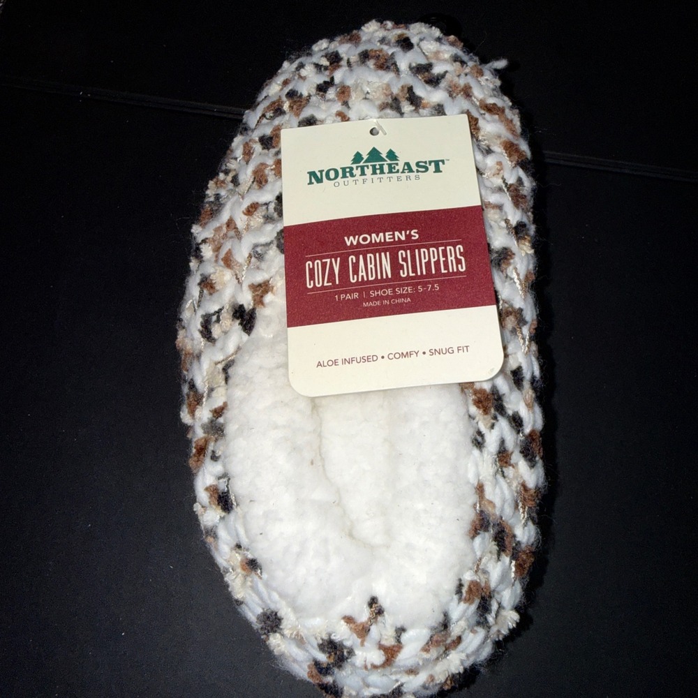 Northeast Outfitters Cozy Cabin Slippers Women S/M Brown NEW Spacedye Knit Aloe